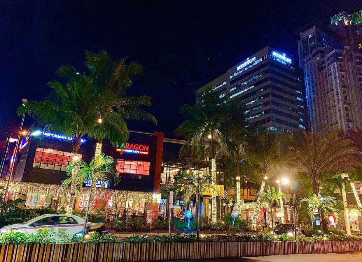 Classy 2Br Suite At Eastwood City With Pool And City Skyline View マニラ市 エクステリア 写真