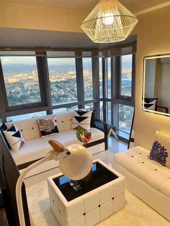 Classy 2Br Suite At Eastwood City With Pool And City Skyline View マニラ市 エクステリア 写真