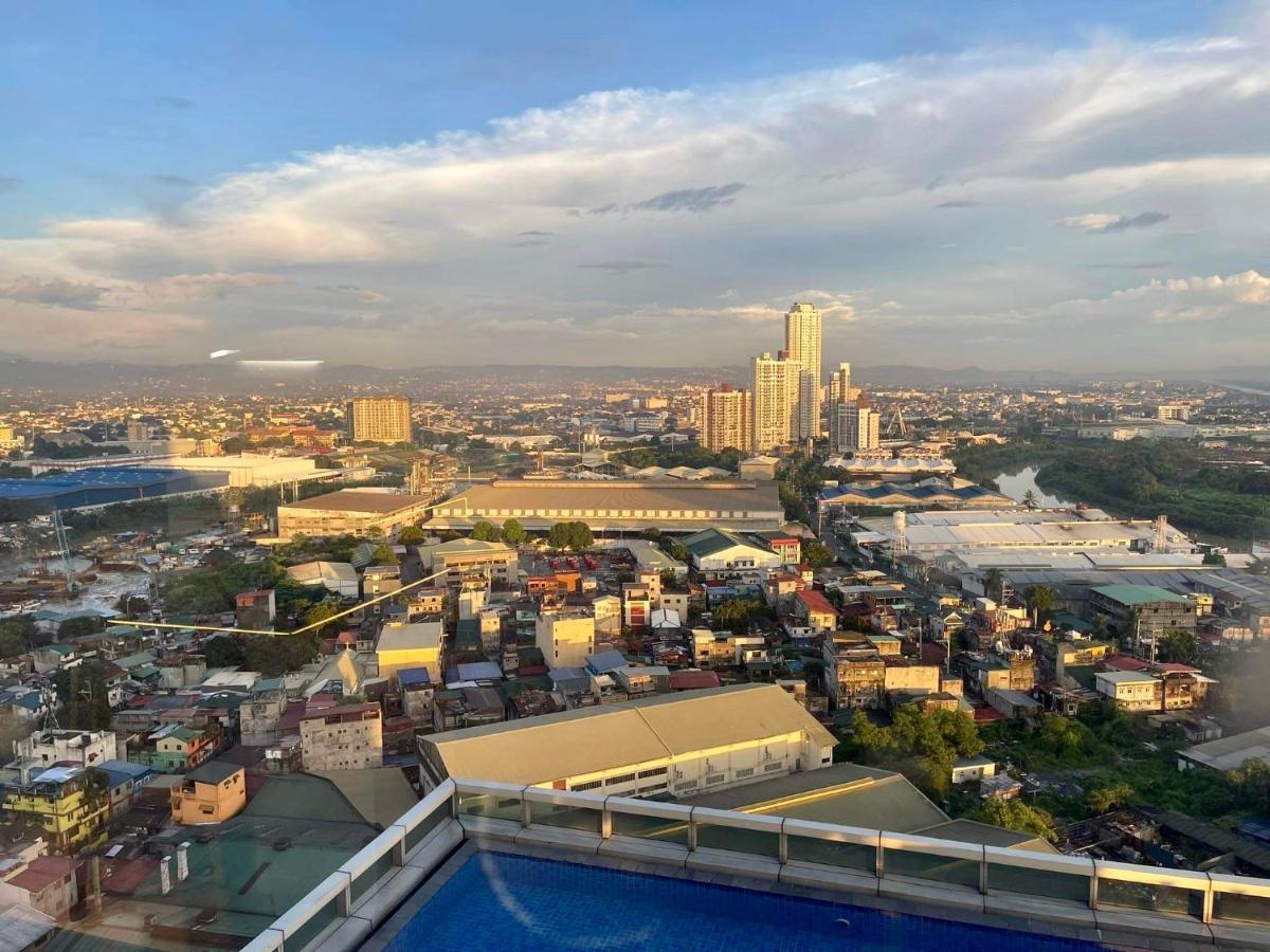 Classy 2Br Suite At Eastwood City With Pool And City Skyline View マニラ市 エクステリア 写真