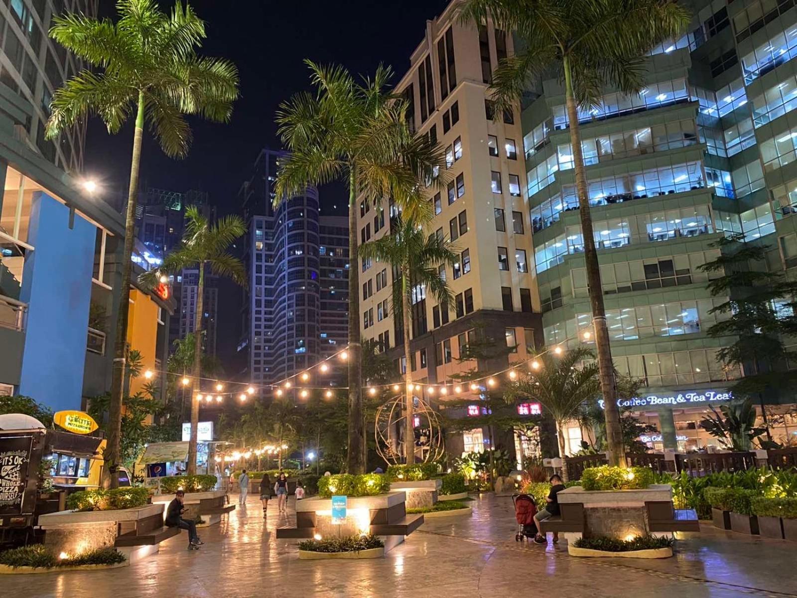 Classy 2Br Suite At Eastwood City With Pool And City Skyline View マニラ市 エクステリア 写真