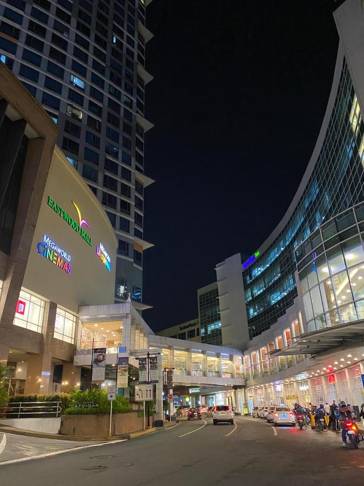 Classy 2Br Suite At Eastwood City With Pool And City Skyline View マニラ市 エクステリア 写真